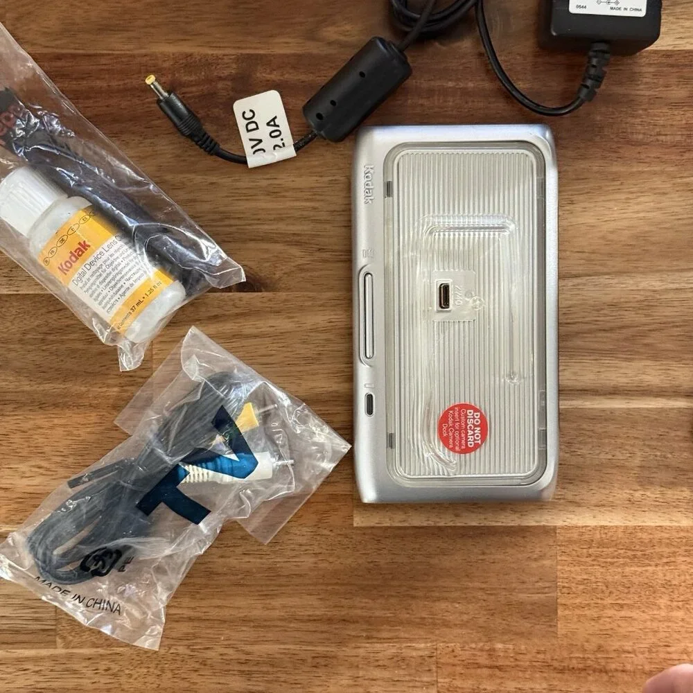 Kodak EasyShare Camera Dock Kit Dock Series C V Z P Camera Bag Lens Cleaning Kit